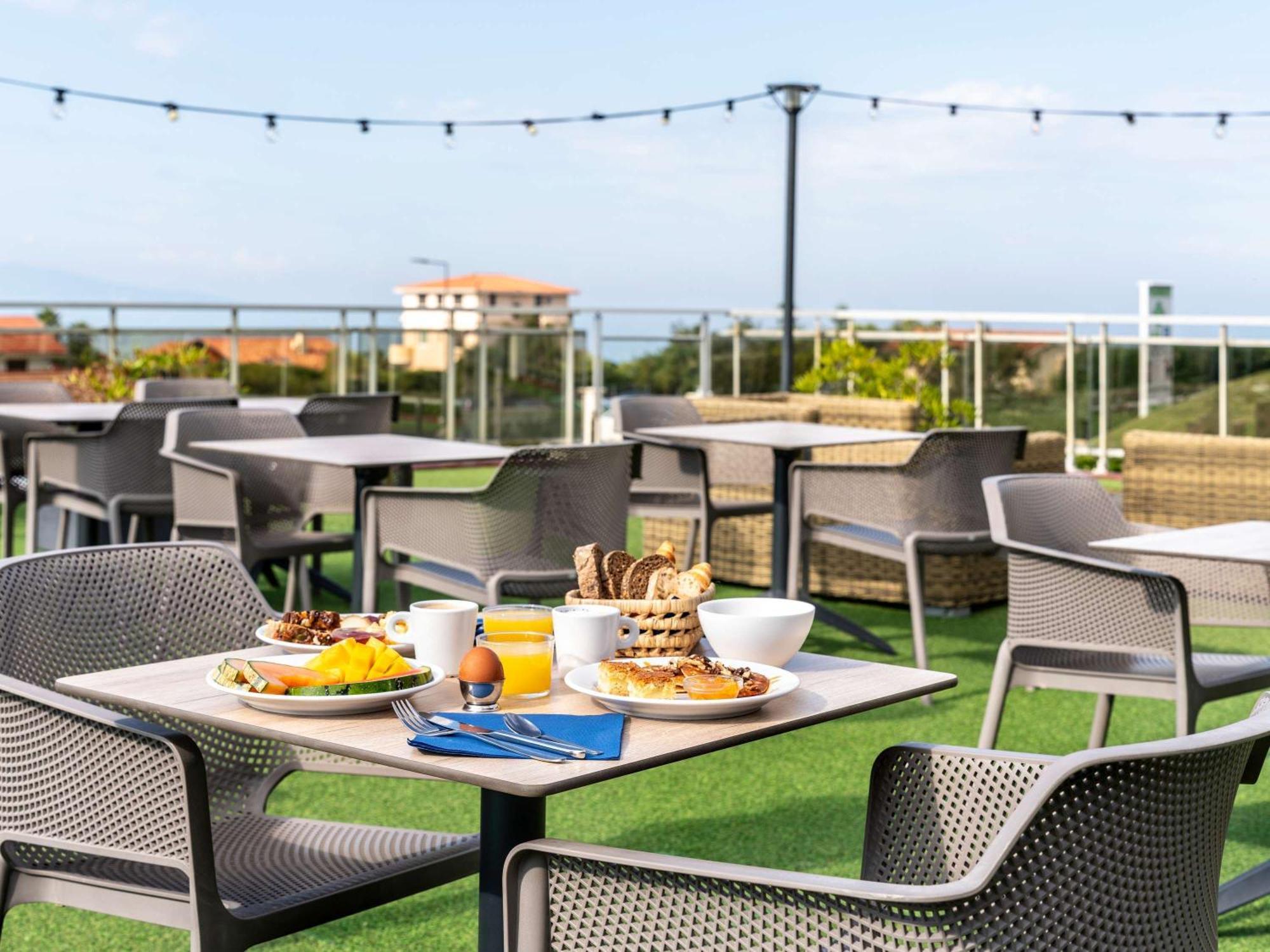 Ibis Styles Biarritz Plage ภายนอก รูปภาพ